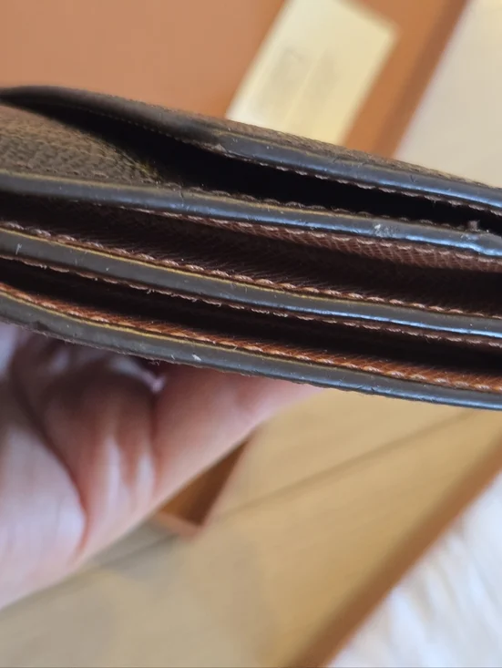 Louis Vuitton Monogram Wallet Excellent condition Rarely Used. - Picture 9 of 14